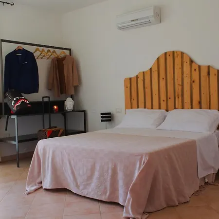 Dimore Delogu Il Rifugio Ideale Per Chi Ama Il Relax, Il Silenzio, Le Coccole E La Natura Aparthotel Casa Minnina